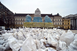 Kiev Prensesi Olga’nın heykeli kum torbalarıyla kapatıldı