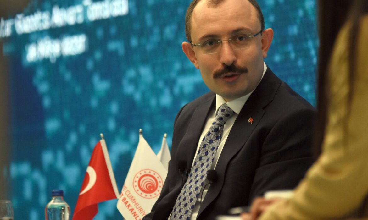 Ticaret Bakanı Muş, Kayseri’de yapılan ‘Türkiye İhracat Seferberliği Zirvesi’ne katıldı