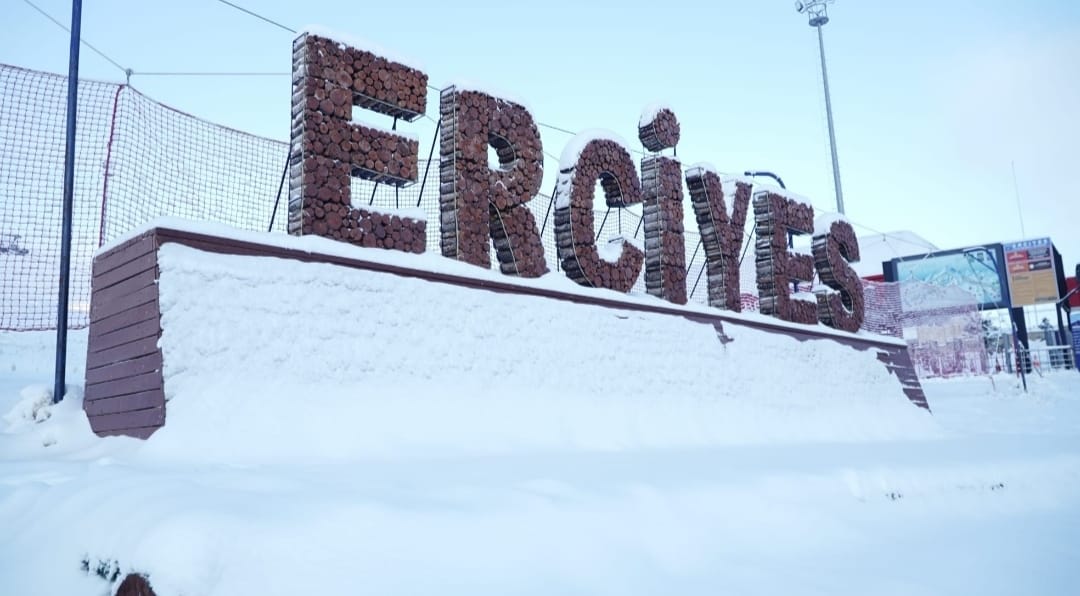 Kar kalınlığı kent merkezinde 10, Erciyes’te 40 santimi buldu