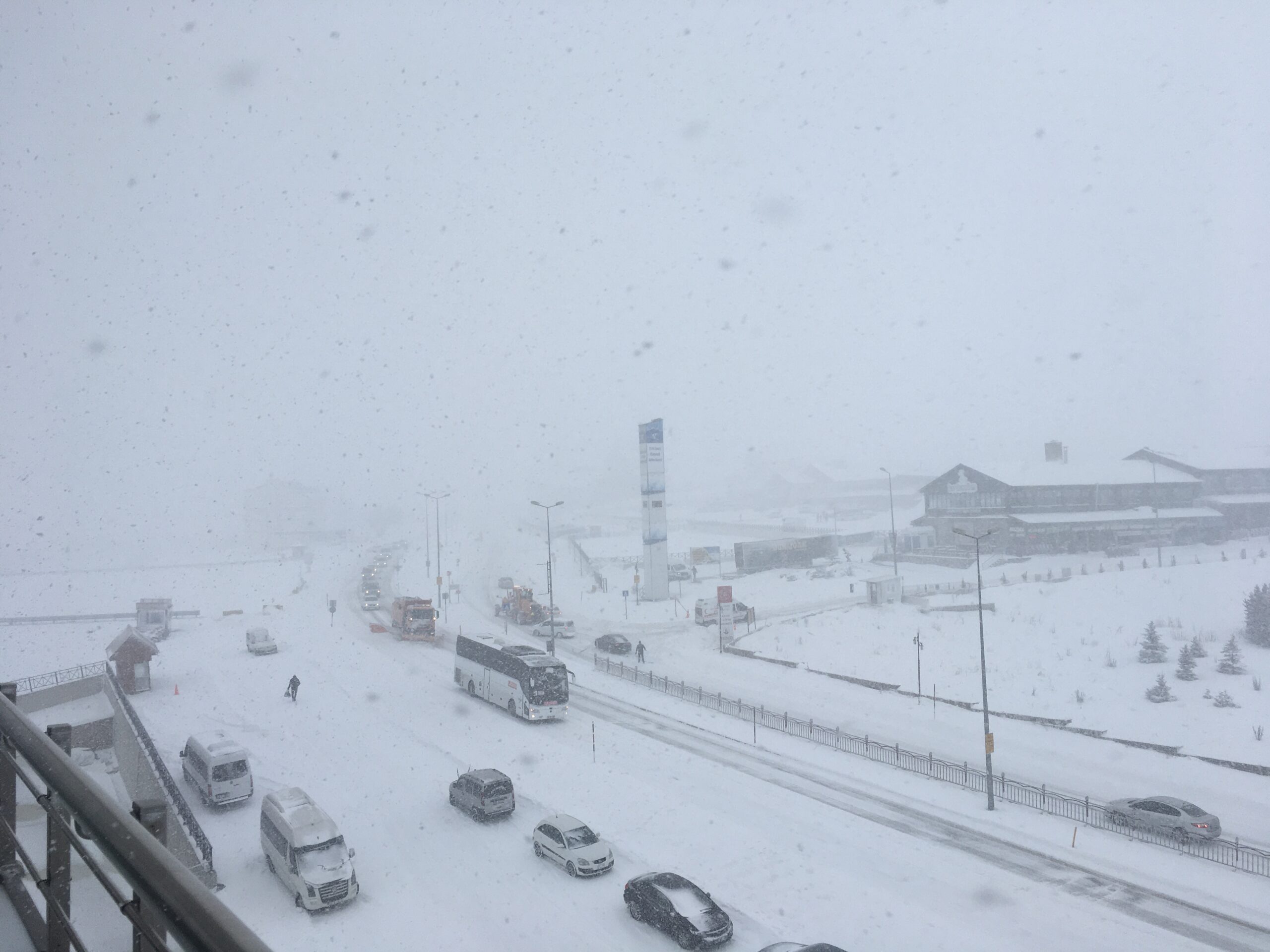 Beklenen kar yağışı Erciyes’te başladı