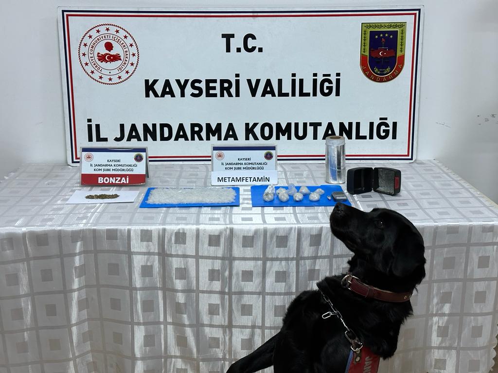 UYUŞTURUCU TİCARETİ YAPTIĞI ŞÜPHELİ ŞÜPHELİ YAKALANDI